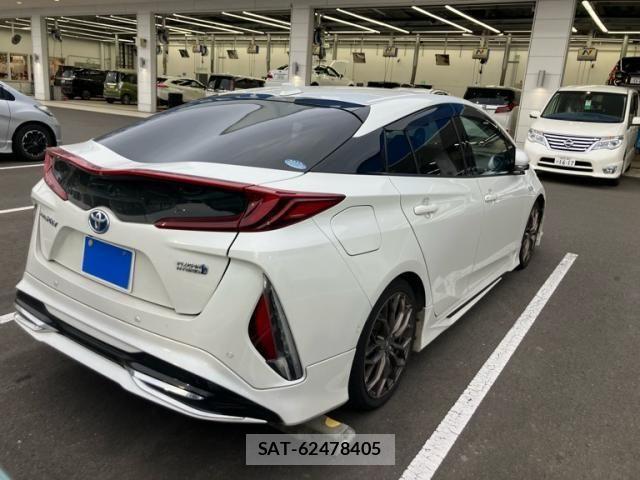 Toyota PRIUS PHV 2017-09 8368249-4