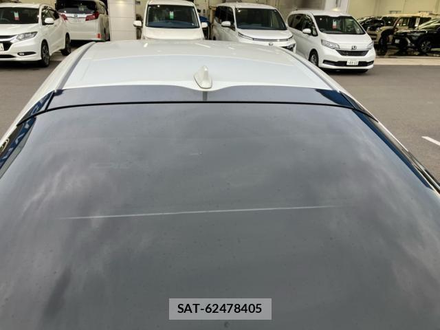 Toyota PRIUS PHV 2017-09 8368249-6