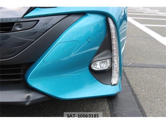 Toyota PRIUS PHV 2019-10 8368246-13
