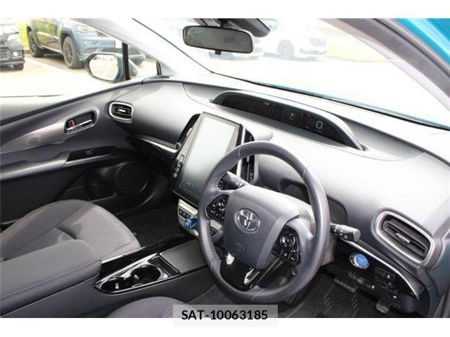 Toyota PRIUS PHV 2019-10 8368246-28