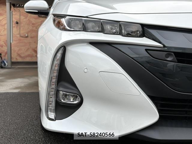 Toyota PRIUS PHV 2022-01 8368247-9