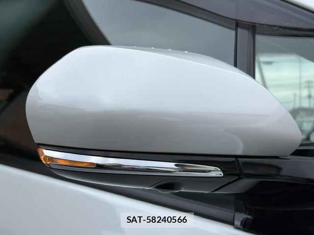 Toyota PRIUS PHV 2022-01 8368247-10