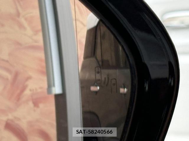 Toyota PRIUS PHV 2022-01 8368247-14