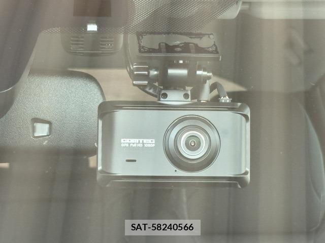 Toyota PRIUS PHV 2022-01 8368247-16