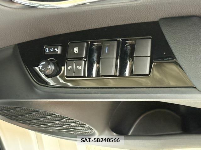 Toyota PRIUS PHV 2022-01 8368247-20