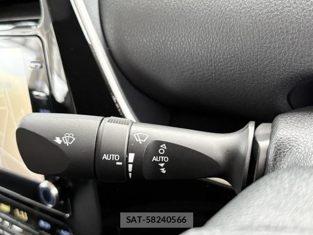 Toyota PRIUS PHV 2022-01 8368247-25