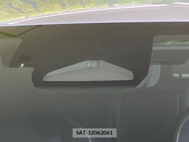 Toyota PRIUS PHV 2023-07 8368245-2