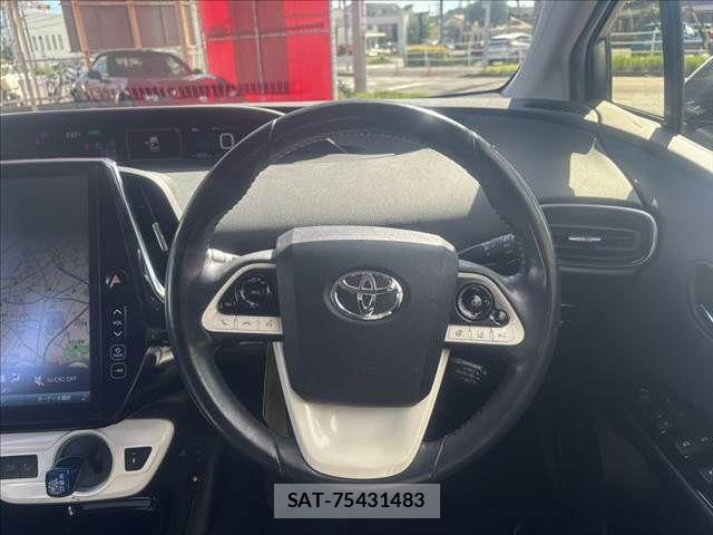Toyota PRIUS PHV 2017-05 8368248-10