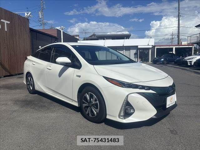 Toyota PRIUS PHV 2017-05 8368248-16