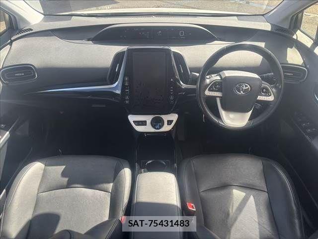 Toyota PRIUS PHV 2017-05 8368248-2
