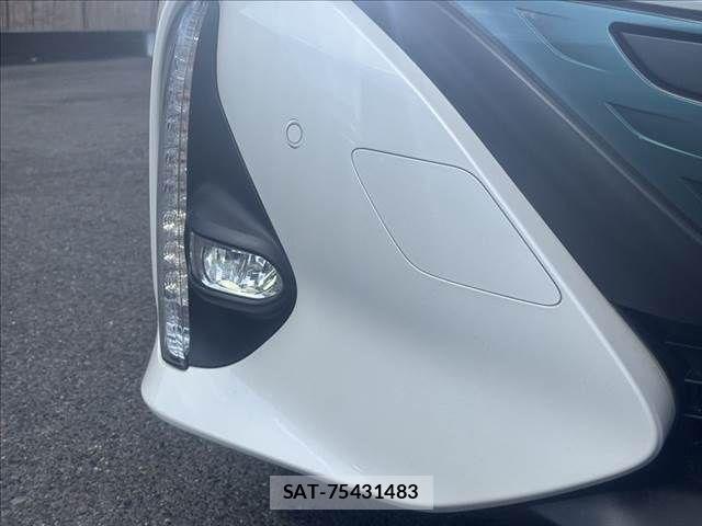 Toyota PRIUS PHV 2017-05 8368248-29