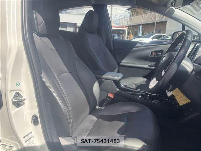 Toyota PRIUS PHV 2017-05 8368248-7
