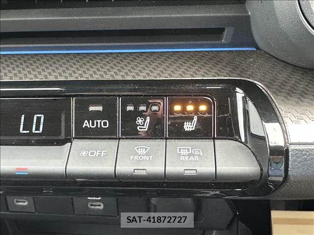 Toyota PRIUS PHV 2025-01 8368244-12