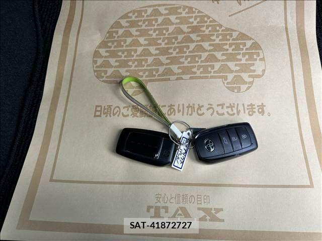 Toyota PRIUS PHV 2025-01 8368244-18