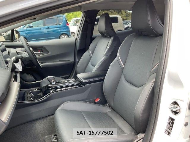 Toyota PRIUS PHV 2025-04 8372086-10