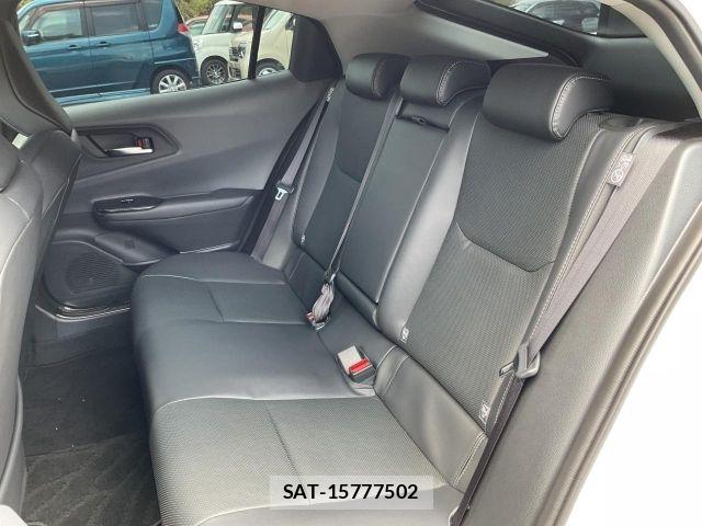 Toyota PRIUS PHV 2025-04 8372086-12