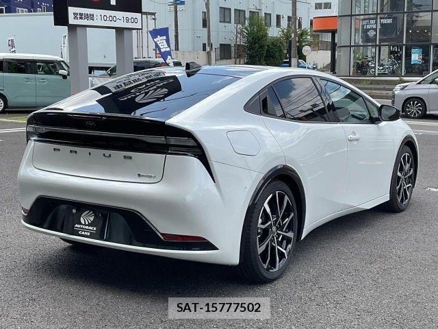 Toyota PRIUS PHV 2025-04 8372086-18
