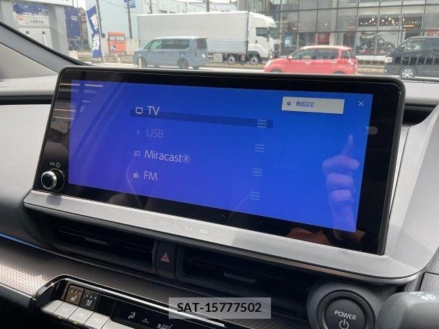 Toyota PRIUS PHV 2025-04 8372086-21