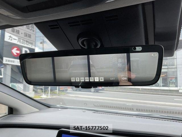 Toyota PRIUS PHV 2025-04 8372086-23