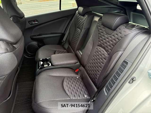Toyota PRIUS PHV 2017-05 8414555-11
