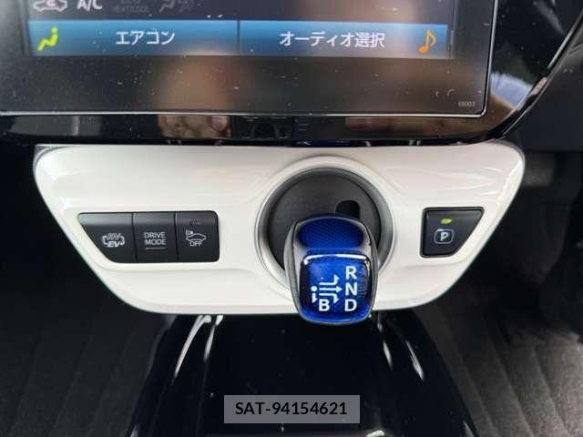 Toyota PRIUS PHV 2017-05 8414555-18