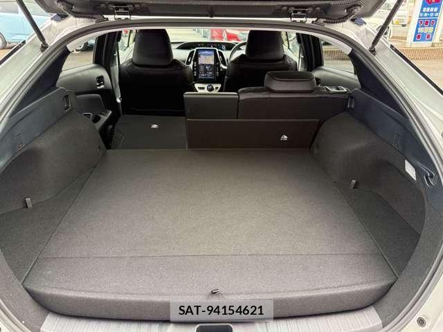 Toyota PRIUS PHV 2017-05 8414555-21