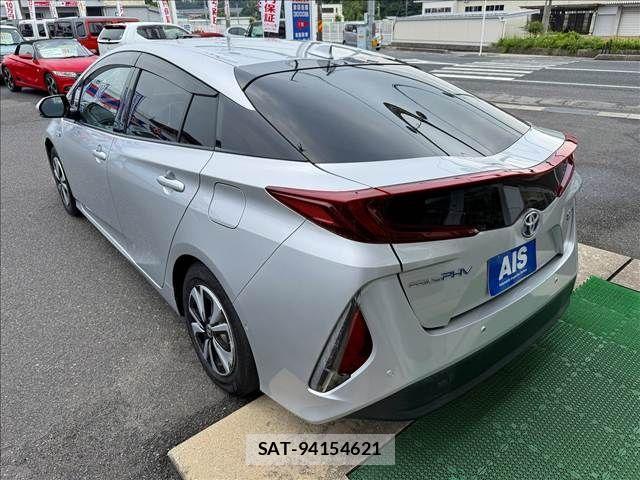 Toyota PRIUS PHV 2017-05 8414555-2