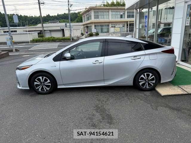 Toyota PRIUS PHV 2017-05 8414555-3