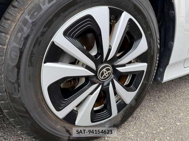 Toyota PRIUS PHV 2017-05 8414555-4