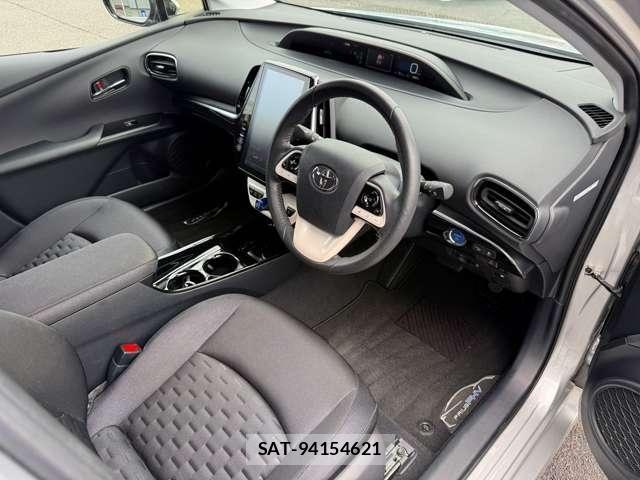 Toyota PRIUS PHV 2017-05 8414555-7