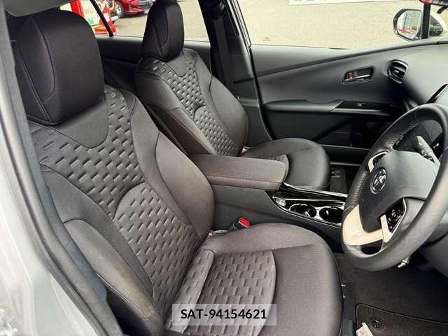 Toyota PRIUS PHV 2017-05 8414555-8