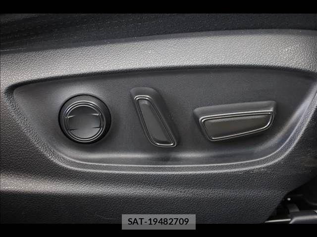 Toyota PRIUS PHV 2019-07 8414556-16