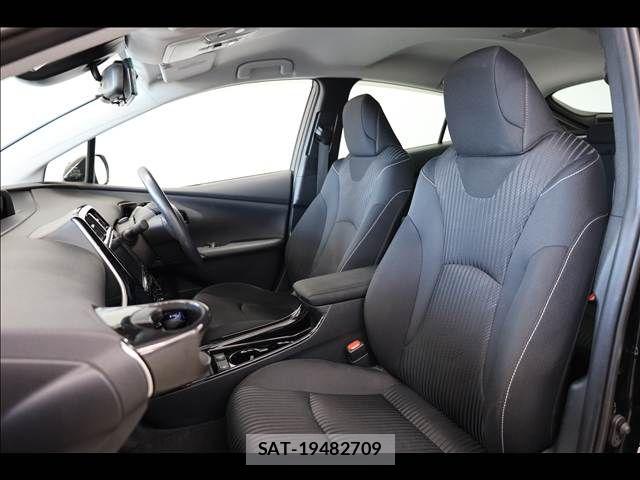 Toyota PRIUS PHV 2019-07 8414556-17