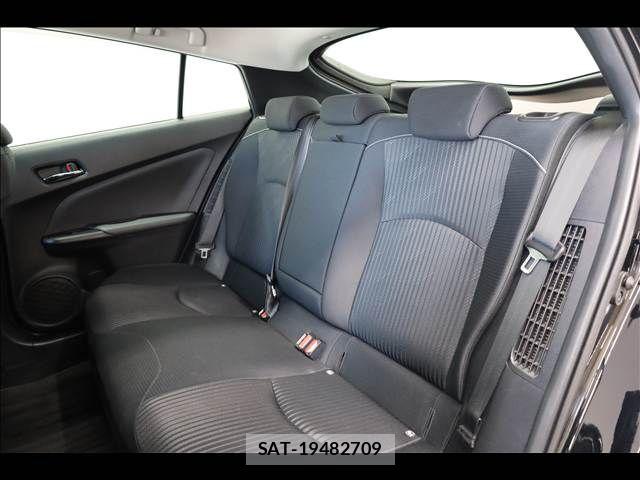 Toyota PRIUS PHV 2019-07 8414556-18