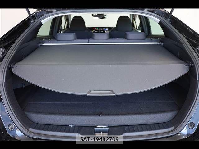 Toyota PRIUS PHV 2019-07 8414556-19