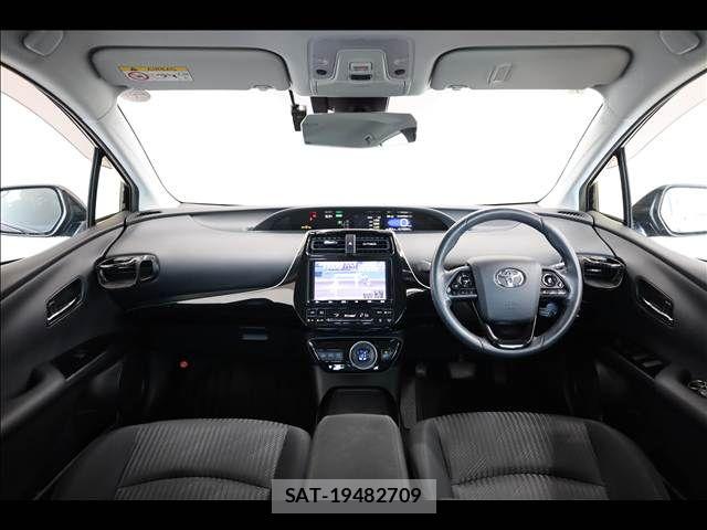 Toyota PRIUS PHV 2019-07 8414556-2