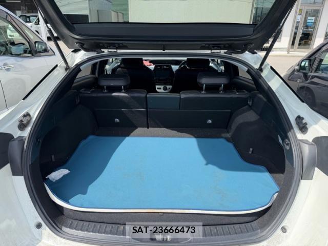 Toyota PRIUS PHV 2017-09 8414557-16