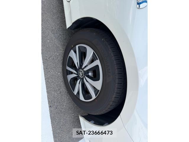 Toyota PRIUS PHV 2017-09 8414557-5