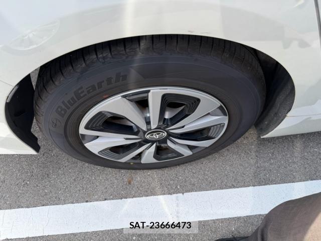 Toyota PRIUS PHV 2017-09 8414557-6