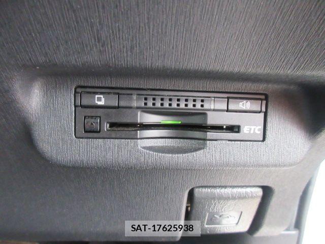 Toyota PRIUS PHV 2013-01 8414558-17