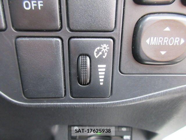 Toyota PRIUS PHV 2013-01 8414558-21