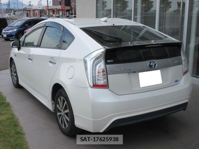 Toyota PRIUS PHV 2013-01 8414558-4