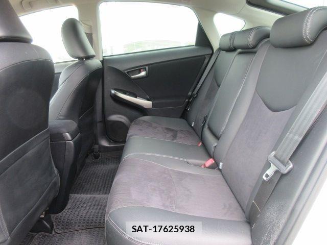 Toyota PRIUS PHV 2013-01 8414558-6