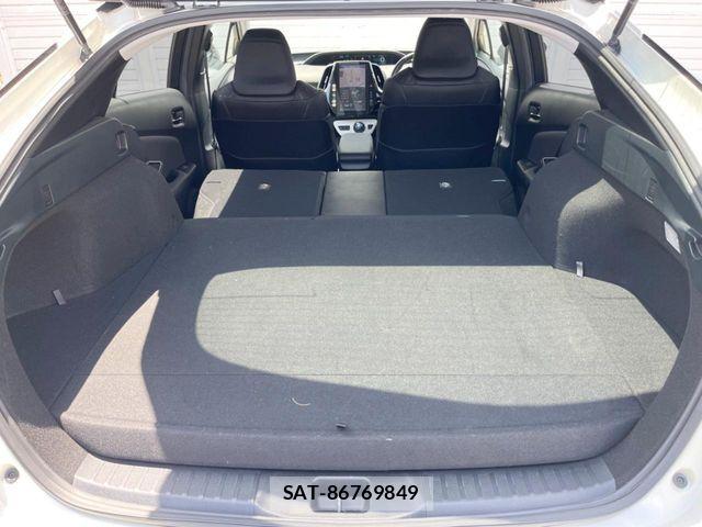 Toyota PRIUS PHV 2017-02 8438750-10