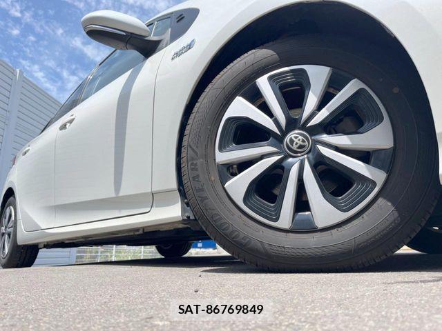 Toyota PRIUS PHV 2017-02 8438750-13