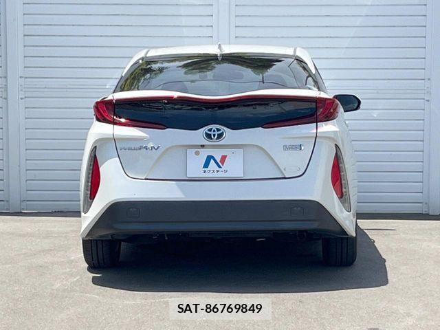 Toyota PRIUS PHV 2017-02 8438750-15