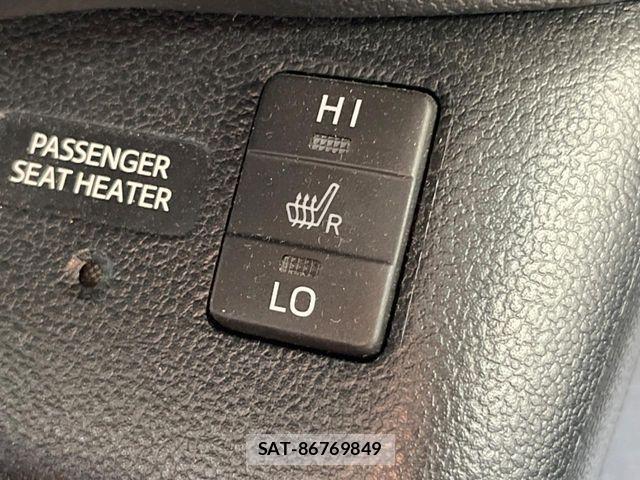 Toyota PRIUS PHV 2017-02 8438750-6