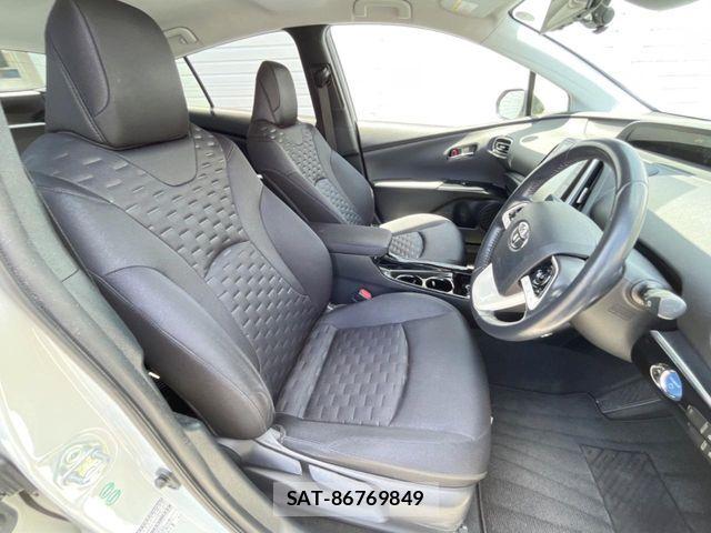 Toyota PRIUS PHV 2017-02 8438750-8