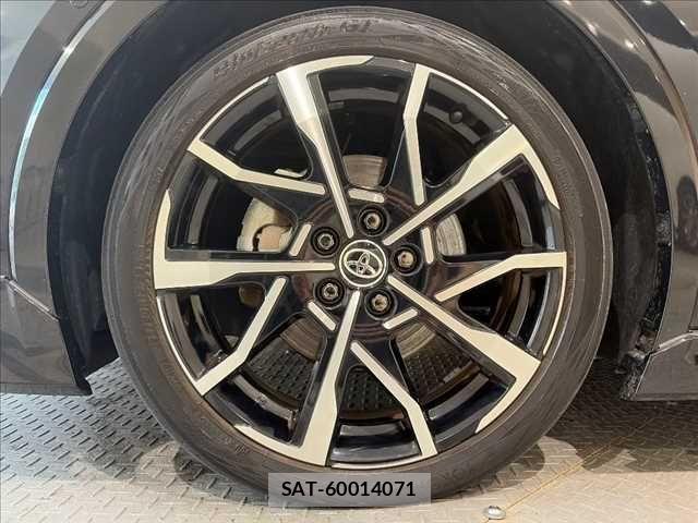 Toyota PRIUS PHV 2024-01 8438749-15