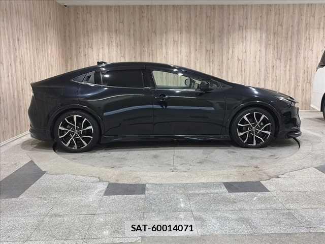 Toyota PRIUS PHV 2024-01 8438749-18